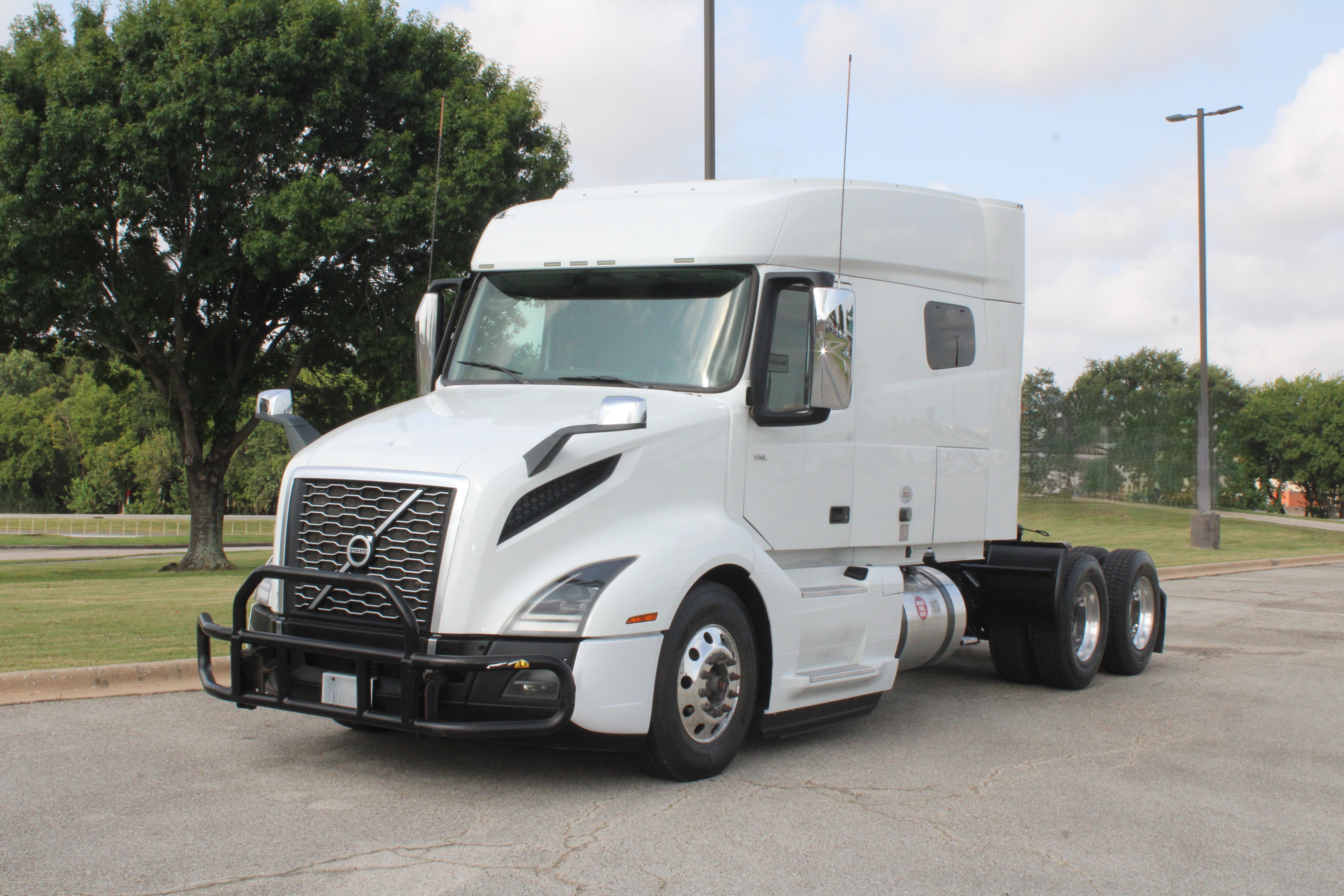 VOLVO VNL