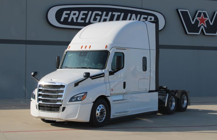 FREIGHTLINER CASCADIA 126