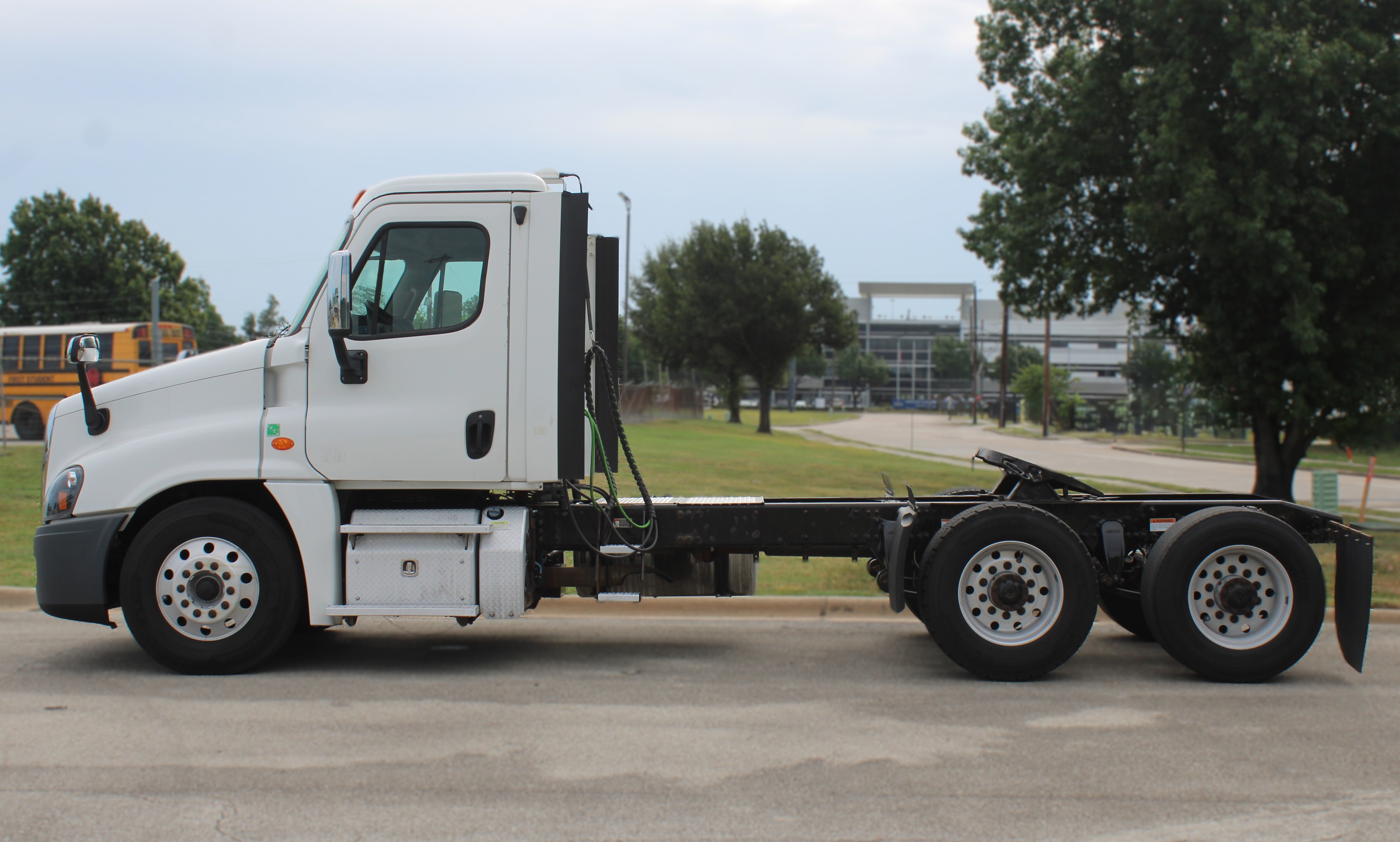 FREIGHTLINER CASCADIA 125